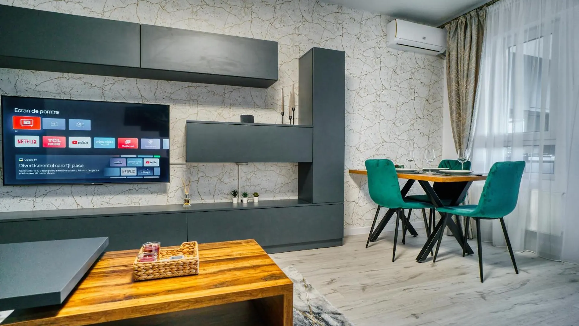 Stylish Hideaway Near City Center Bucharest Apartment
